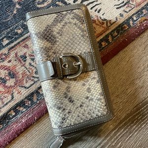 Coach wallet. Leather snakeskin